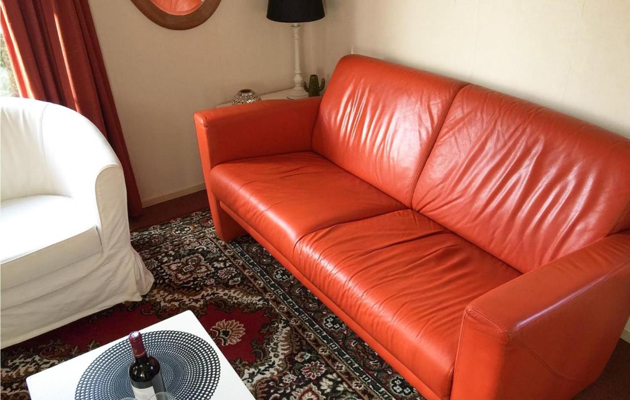 2 Bedroom Awesome Home In Tzummarum Екстер'єр фото